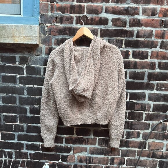 Aritizia Matching Sweatsuit - designed by The Group - Picture 4 of 7